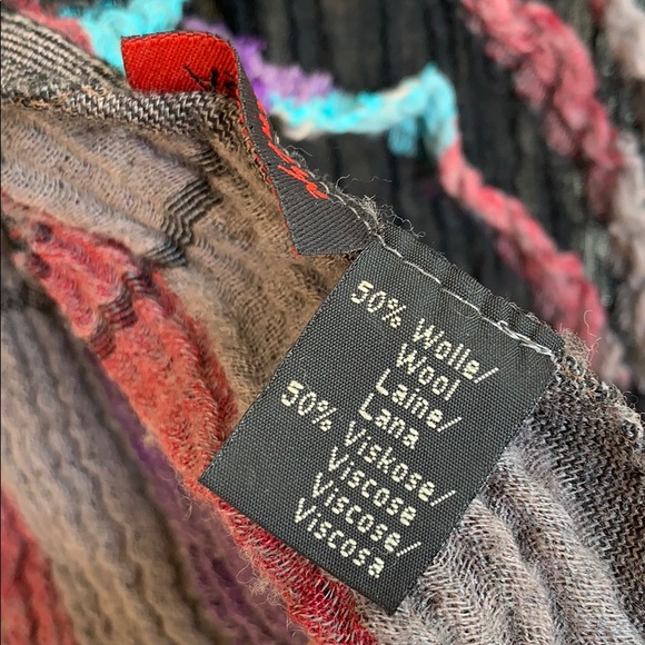 Wool scarf - Picture 3 of 3